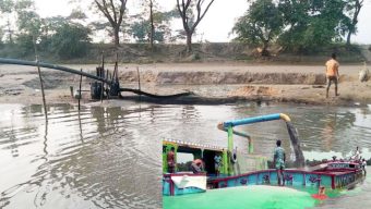 দোয়ারাবাজারে অবৈধভাবে বালু উত্তোলন, ড্রেজার মেশিন জব্দ