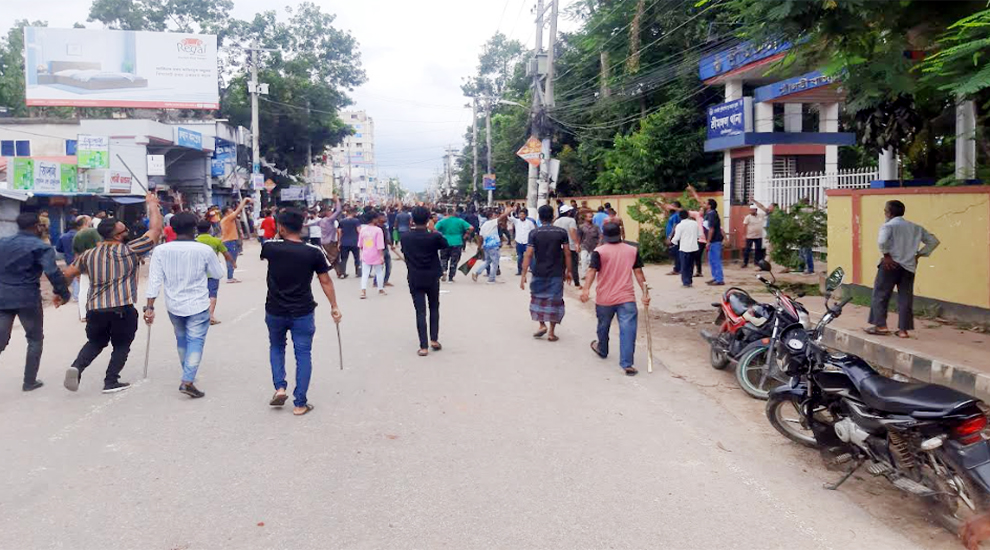 মৌলভীবাজারে বিভিন্ন সরকারি স্থাপনায় হামলা-ভাংচুর